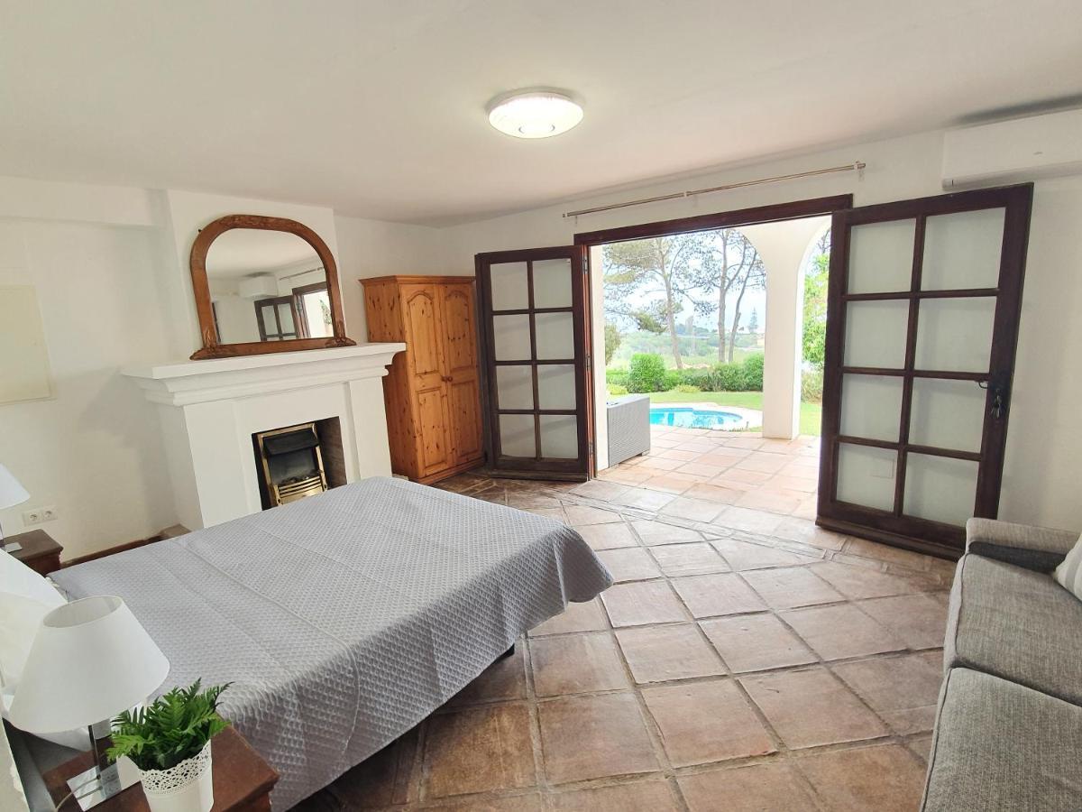 Beautiful 5 Bedroom Villa With Private Pool With Stunning Sea Views, Walking Distances To Shops Restaurants Beach Манилва Экстерьер фото